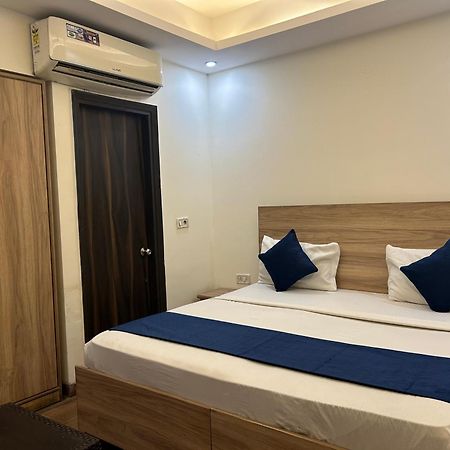 Airport Hotel Golden Bliss Near Delhi Airport Nova Deli Exterior foto