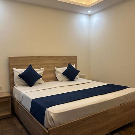 Airport Hotel Golden Bliss Near Delhi Airport Nova Deli Exterior foto