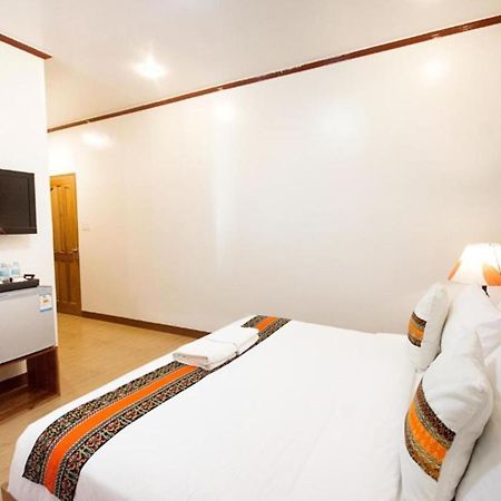 Airport Hotel Golden Bliss Near Delhi Airport Nova Deli Exterior foto