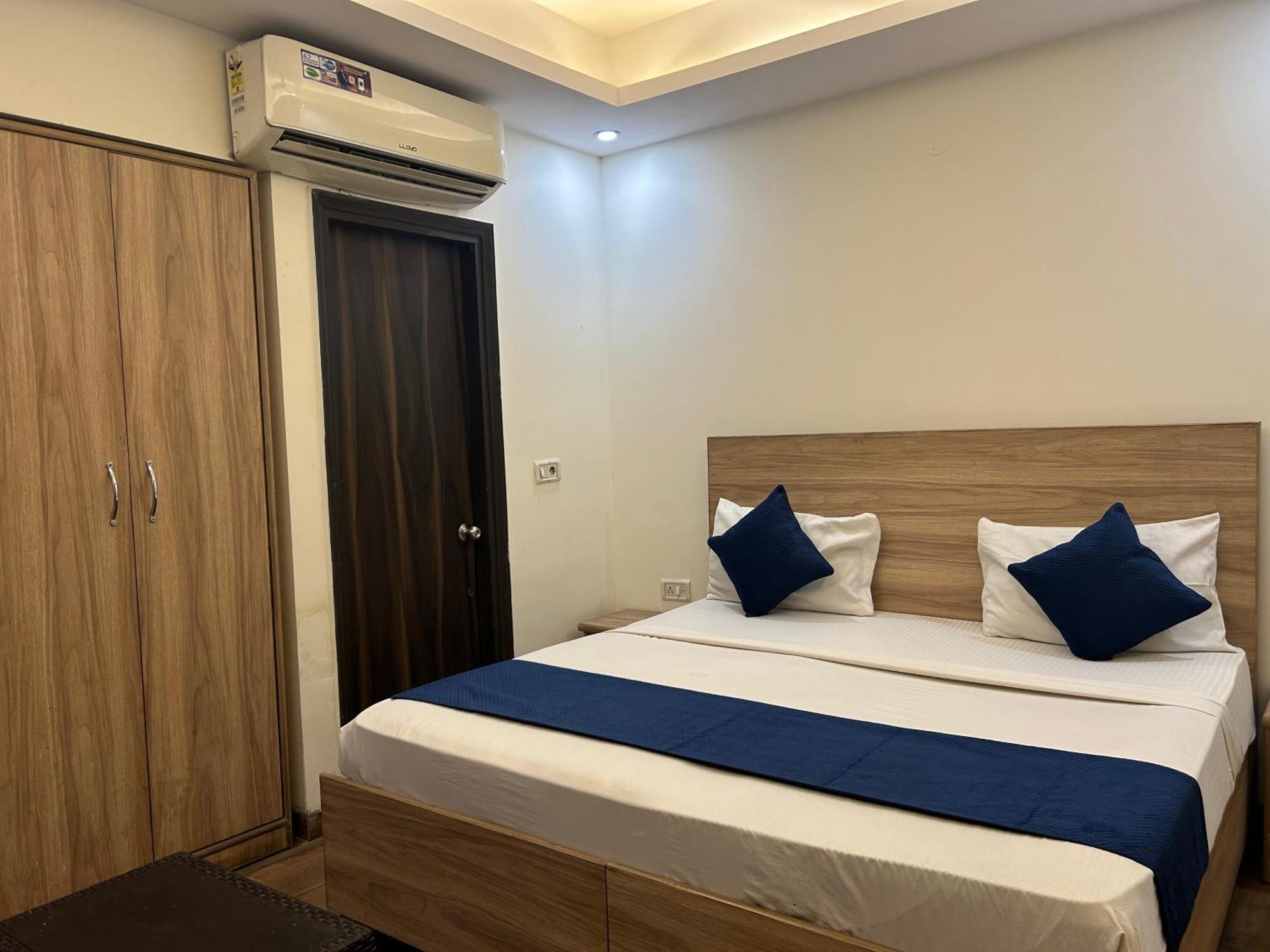 Airport Hotel Golden Bliss Near Delhi Airport Nova Deli Exterior foto
